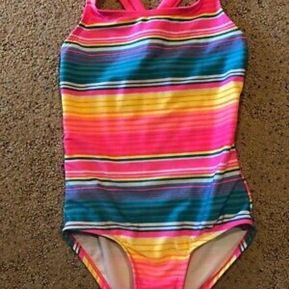 girls swimsuit - Picture 2 of 3